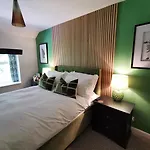 The Swinside 4* פורטינסקייל