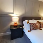 Ξενοδοχείο The Swinside 4*